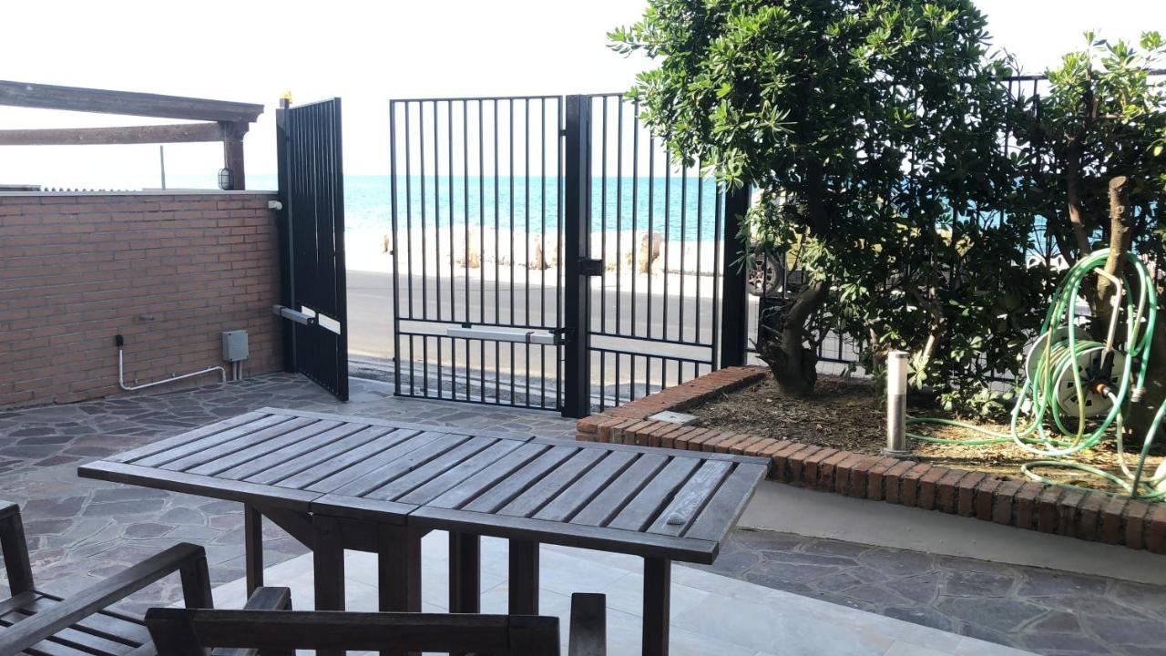 Beach Appartament مارينا دي مونتيمارسيانو المظهر الخارجي الصورة
